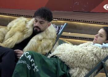 Puthi në buzë Laertin, Aldo habit me deklaratën: Sikur putha babin tim