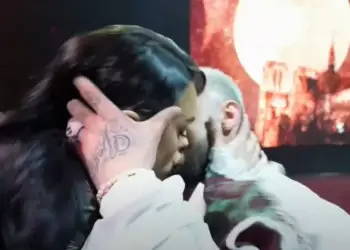 Më në fund! Ndodh puthja e parë në buzë mes Eglit dhe Gjestit!