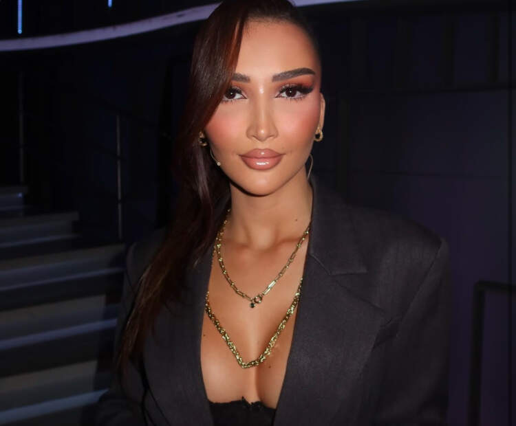 Xheneta thumbon Eglin pas puthjes mes saj dhe Gjestit?