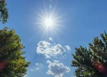 Mot i kthjellët dhe i ngrohtë, parashikimi për ditën e sotme