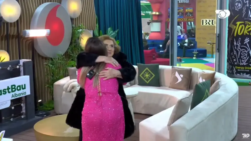 Takimi emocionues mes Gertës dhe vjehrrës: Mos e ul moralin tënd!