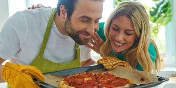 Shkenca thotë se aroma e picës së sapopjekur ul stresin dhe përmirëson humorin