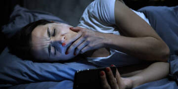 Studimi zbulon lidhjen mes gjumit të vonë dhe shëndetit mendor