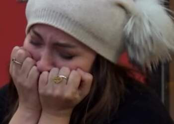 Kush hyri në shtëpi? Rozana Radi shpërthen në lot