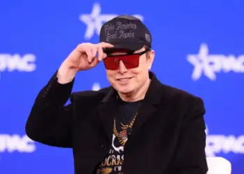 U bë baba për herë të 14-të, emri grek që Elon Musk i vuri djalit të tij