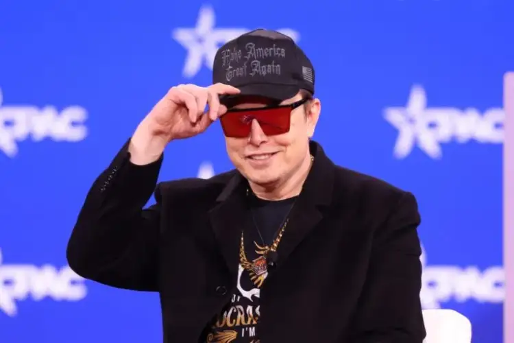 U bë baba për herë të 14-të, emri grek që Elon Musk i vuri djalit të tij