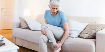 Shenjat e padukshme në këmbë që tregojnë se zemra është në rrezik