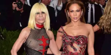 Jennifer Lopez mesazh për Donatella Versace: Do të jem gjithmonë këtu për ty