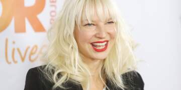 Sia:Këngëtarja e njohur u divorcua sërish – Si u zbulua se kishte një fëmijë të 3-të