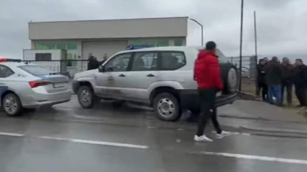 Tronditet Kosova/ Dy viktima, pronari ekzekutoi punonjësen, më pas qëllon veten
