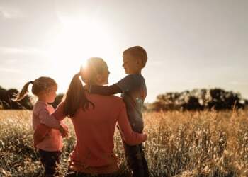 Hungaria: Nënat me të paktën dy fëmijë do të kenë përjashtim nga taksat për jetë