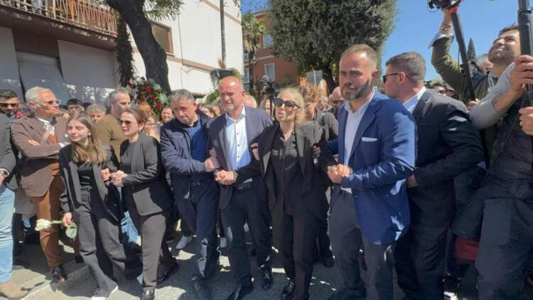 I jepet lamtumira Ilarias, mamaja e shqiptares: Ku je o shpirti im?