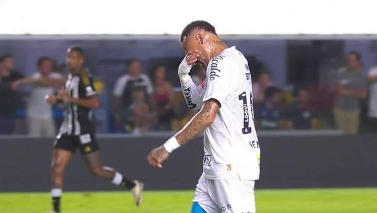 Video/ Neymar dëmtohet sërish, lë fushën mes lotësh