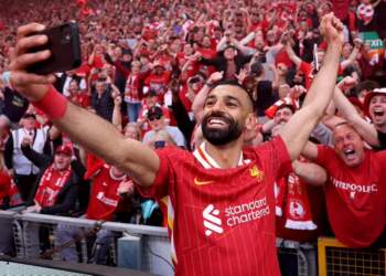 Liverpool ngjitet në majën e futbollit, fiton titullin kampion në Premier League