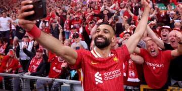 Liverpool ngjitet në majën e futbollit, fiton titullin kampion në Premier League