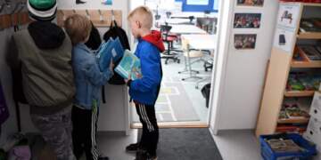 Finlanda kufizon përdorimin e telefonave celularë gjatë ditës së shkollës