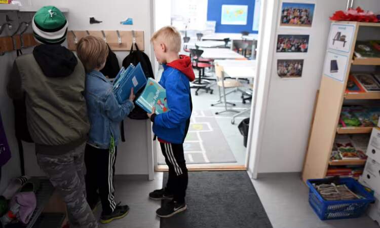 Finlanda kufizon përdorimin e telefonave celularë gjatë ditës së shkollës