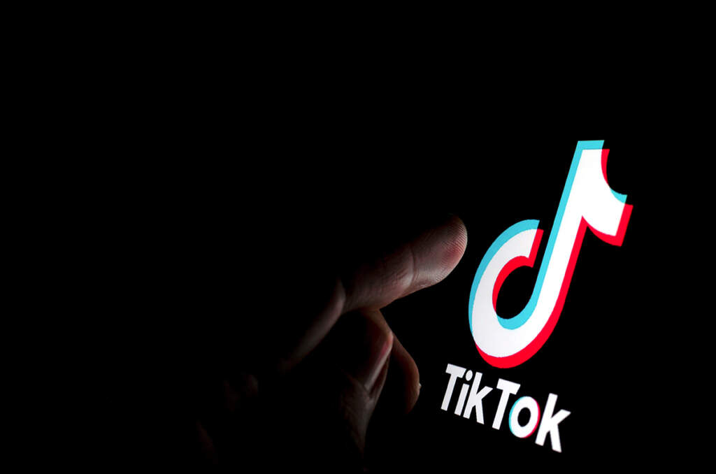 New York Times: Amazon dëshiron të blejë TikTok