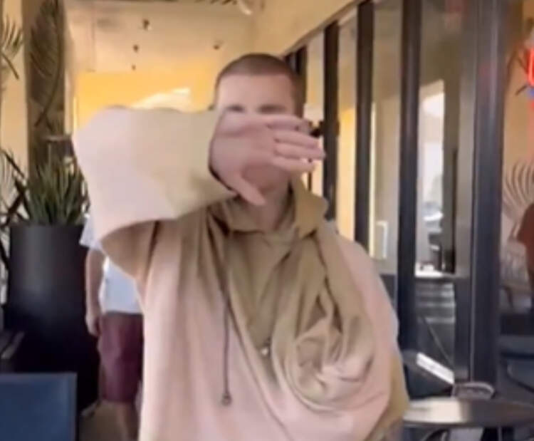 Justin Bieber shpërthen ndaj paparacëve: ‘Nuk pyesni për njerëzit, vetëm para doni’