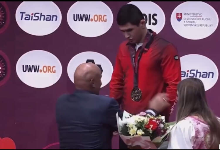 Presidenti i Federatës Ruse, sulmon përfaqësuesin e Shqipërisë, Chermen Valiev