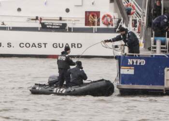 Detaje të reja nga rënia e helikopterit në Nju Jork:6 viktima, mungonte “black box”