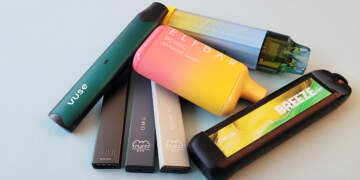 Vape-t, trendi i ri mes të rinjve shqiptarë që po ngre shqetësime