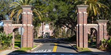 Të shtëna në kampusin e Universitetit të Floridës: 4 të plagosur, një i arrestuar