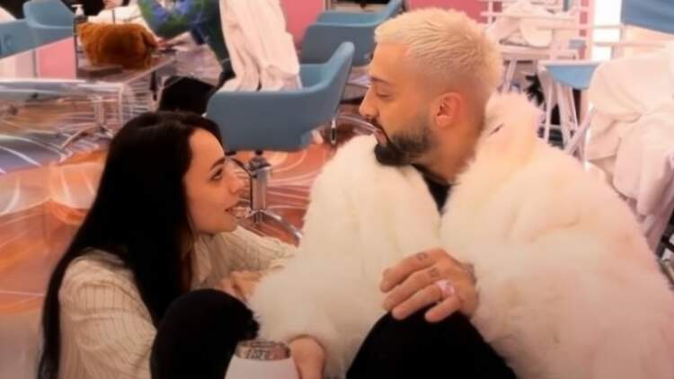 Gjesti bisedon me Eglin: Çfarë qejfi me u puth