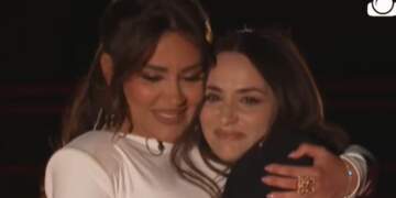 Rozana përjeton 1 nga momentet më prekëse në finale:Një surprizë që i foli shpirtit