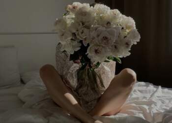 Mrekullia e trëndafilit: Si aroma e tij përmirëson kujtesën gjatë natës