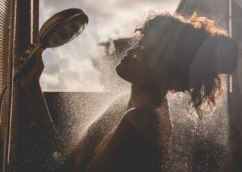 Pse nuk duhet të bësh dush pas ngrënies?