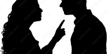 Gratë flasin mbi 13,000 fjalë më shumë se burrat çdo ditë – ja pse!