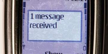 Pse njerëzit zgjedhin të komunikojnë më shumë me mesazhe sesa me telefonata?