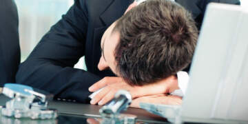 Të flesh për respekt: Riti japonez i pushimit në punë