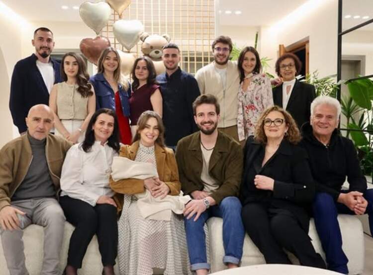 Venera Lumani dhe Lind Islami bëhen prindër për herë të parë