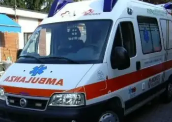 Incident në ndeshjen Egnatia-Elbasan, një tifoz rrëzohet nga tribuna