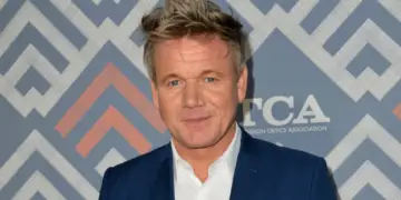 Të shtëna me armë, Policia mbërrin në shtëpinë e Gordon Ramsay