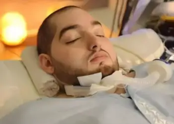 “Princi i fjetur” i Arabisë Saudite mbush 36 vjeç, ndodhet në koma për gati 20 vjet