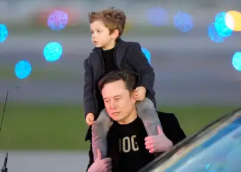 Zbulime për “legjionin” e Musk, dha 15 milionë dollarë gruas që lindi fëmijën e tij