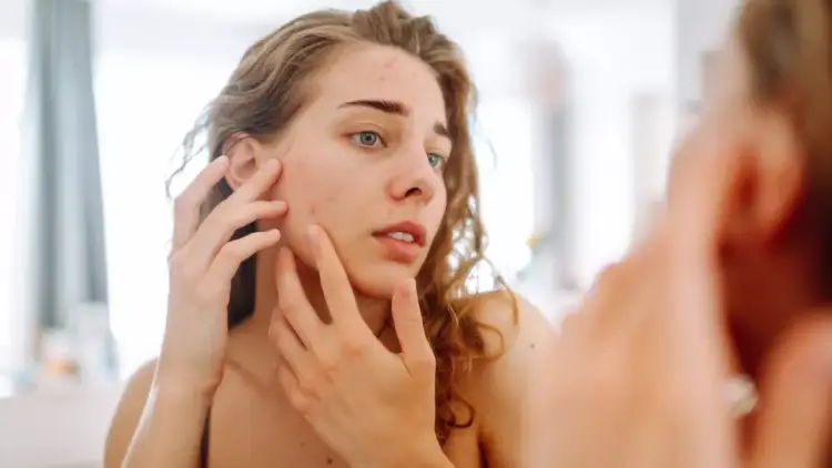 Mikroplastika: Fotot e frikshme zbulojnë se çfarë i bëjnë fytyrës dhe trupit