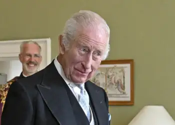 “E frikshme”/ Mbreti Charles flet për betejën me kancerin