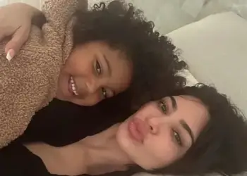 Djali i Kim Kardashian ‘hakon’ llogarinë e Instagramit të nënës së tij