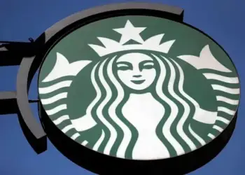 Më shumë se 2,000 punonjës të Starbucks futen në grevë, ja çfarë kërkojnë