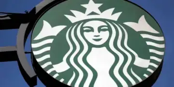 Më shumë se 2,000 punonjës të Starbucks futen në grevë, ja çfarë kërkojnë