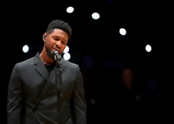 Dëshmitari: Usher ishte i pranishëm kur Diddy sulmoi Cassie