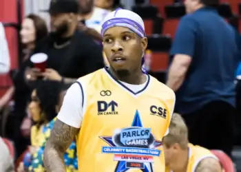 Tory Lanez sulmohet me thikë në burg, dërgohet urgjent në spital