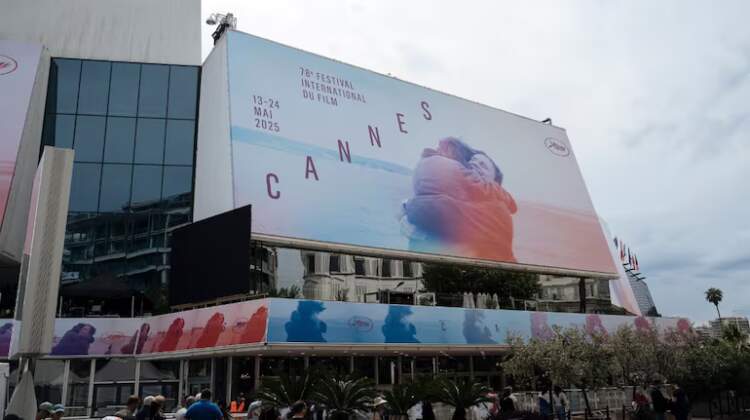 Ky aktor ndalohet të marrë pjesë në tapetin e kuq të Kanës pas akuzave për përdhunim