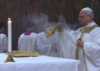 U zgjodh në krye të Selisë së Shenjtë, Papa Leo XIV kremton Meshën e parë