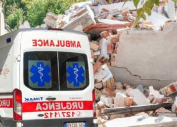 Tragjedi në Roskovec! Shembet muri rrethues dhe zë poshtë 4-vjeçaren, humb jetën