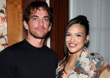 Cassie nën kujdes mjekësor për lindje, teksa emri i saj trondit gjyqin e Diddy-t